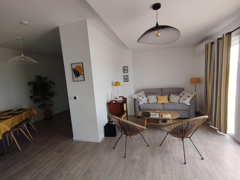 Appartement Climatise Au Coeur De La Provence Lac Et Parcs D'Attractions 10Mn Avignon Monteux Exterior photo