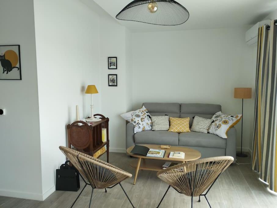Appartement Climatise Au Coeur De La Provence Lac Et Parcs D'Attractions 10Mn Avignon Monteux Exterior photo